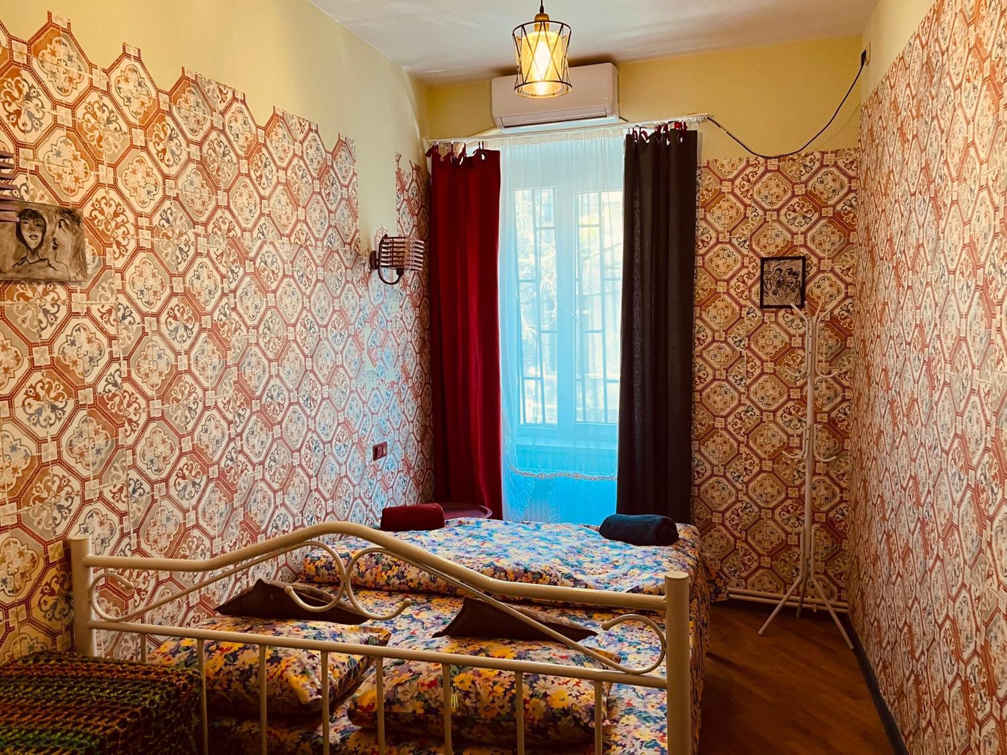 Hostel Lets Go House Tbilisi Zewnętrze zdjęcie